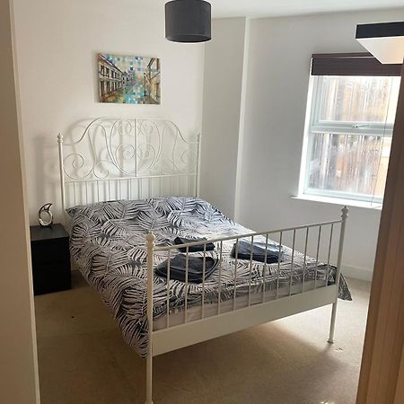 Entire Town Centre 2 Bedroom Apartment Very Close To Beach Bournemouth Exterior foto
